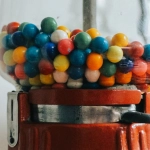 Комплексный анализ игровой механики слота Sugar Rush